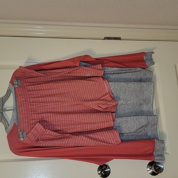 WALT DISNEY PICTURES PAJAMA SET XXL - Picture 3 of 3